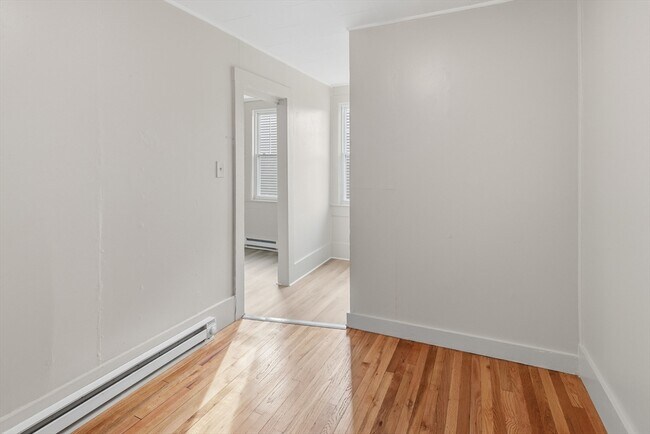 Building Photo - 48 Hubbard St