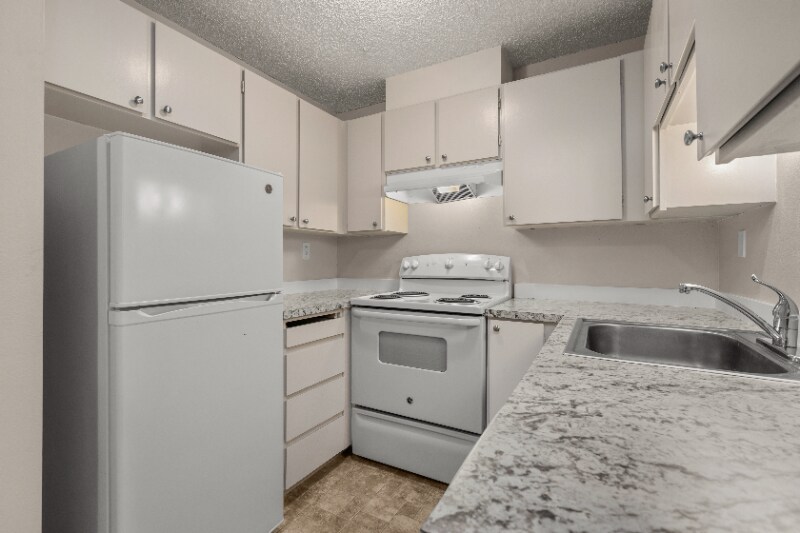 Building Photo - 11540 Pinehurst Way NE