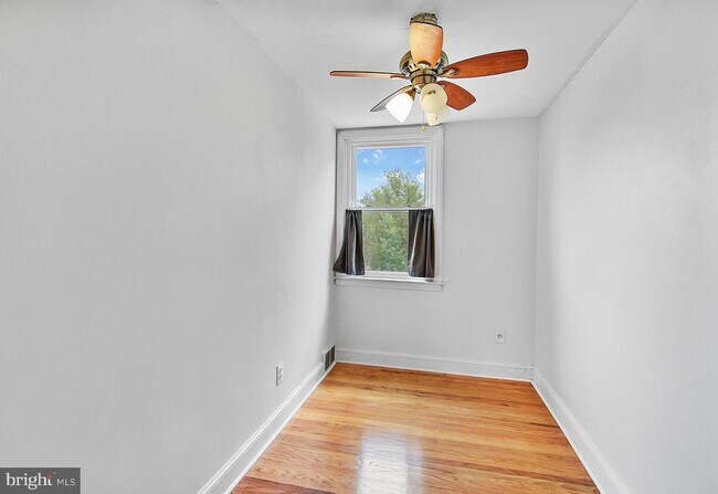 Building Photo - 672 Rively Ave