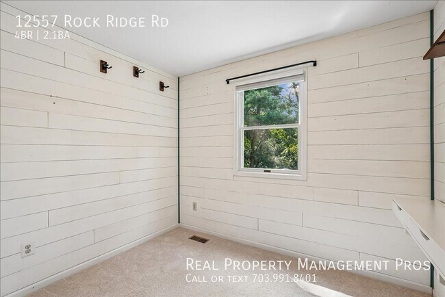 Building Photo - 12557 Rock Ridge Rd