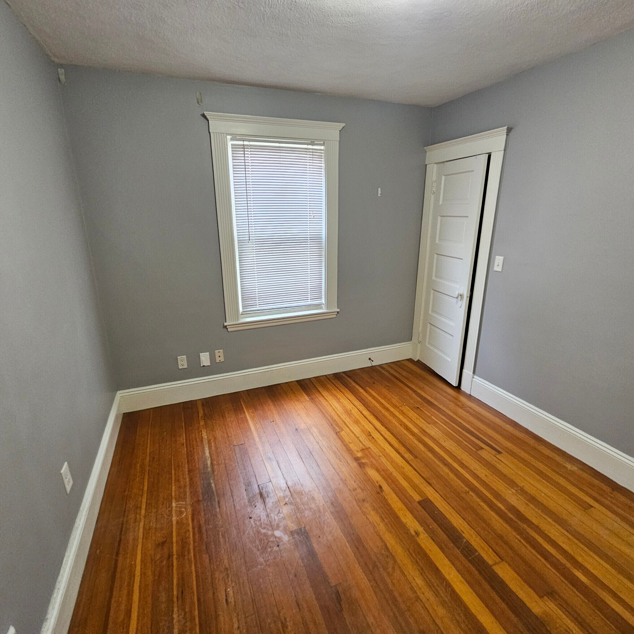Building Photo - 55 Montfern Ave