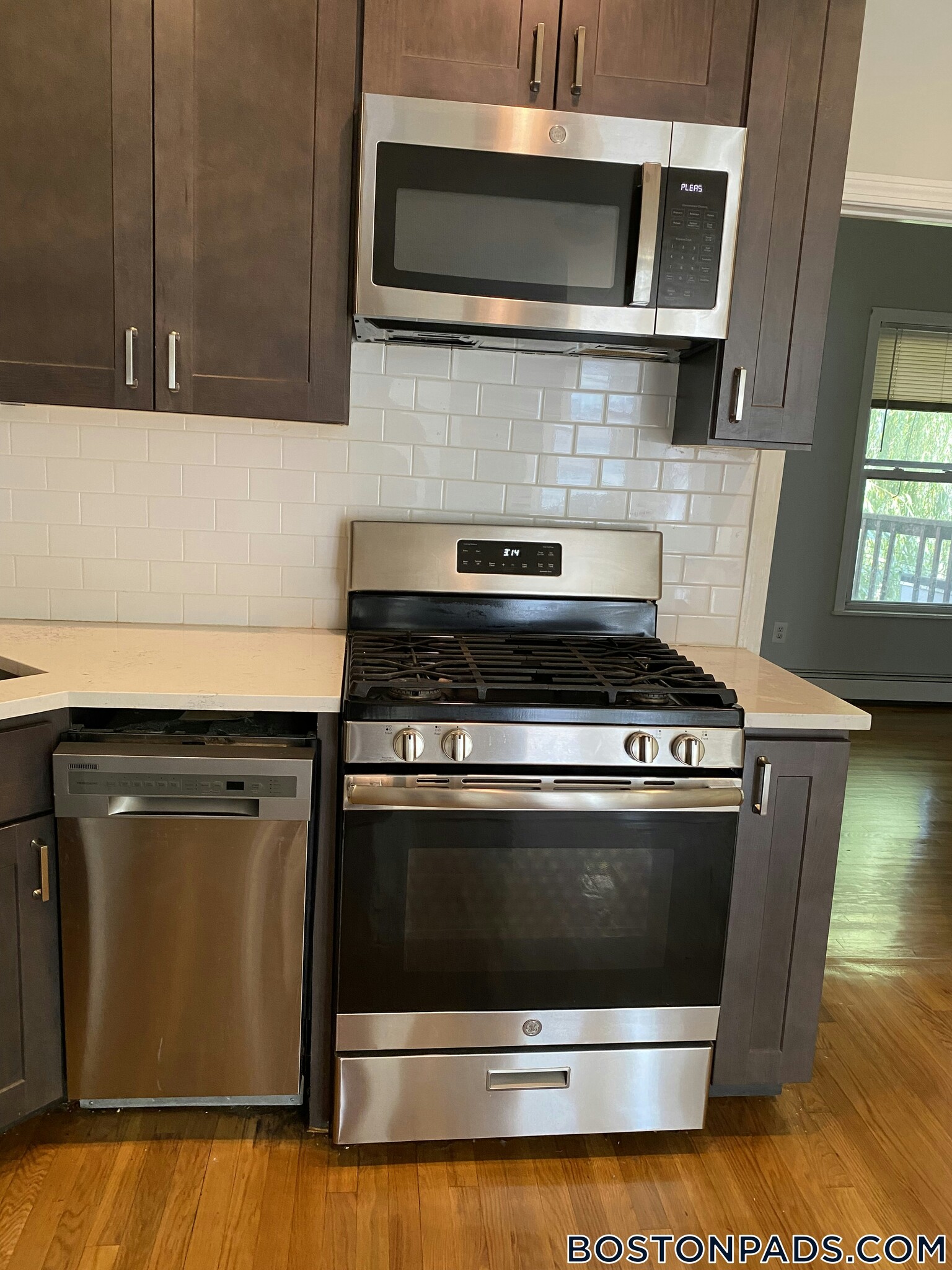 Building Photo - 345 Meridian St