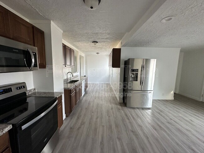 Building Photo - 1122 N 1500 W