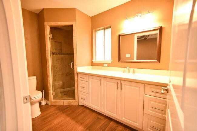 Building Photo - 217 Rachael Ln