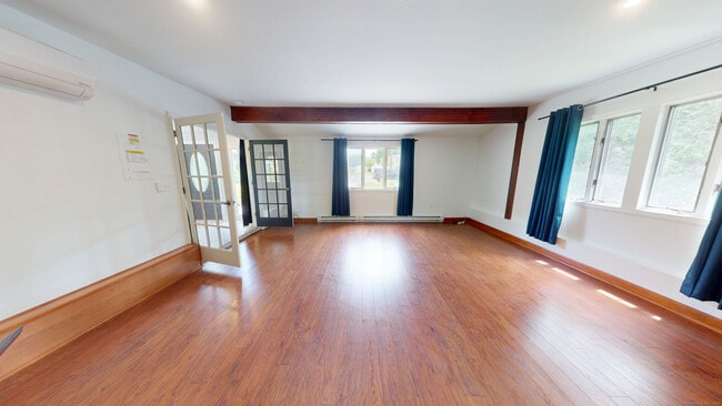 Building Photo - 10 Herster Dr