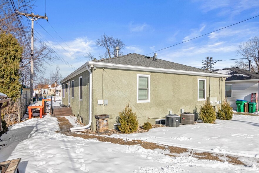 Backyard 1 - 4319 W 36th St