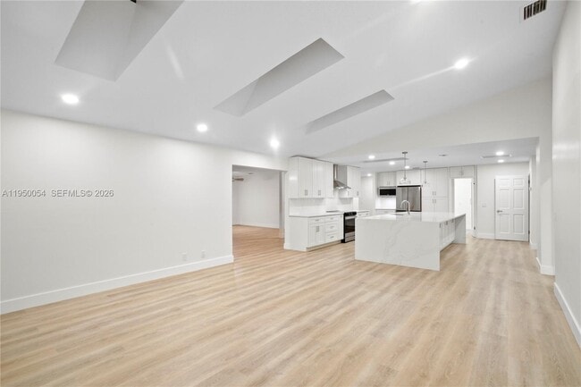 Building Photo - 12090 164th Ct N