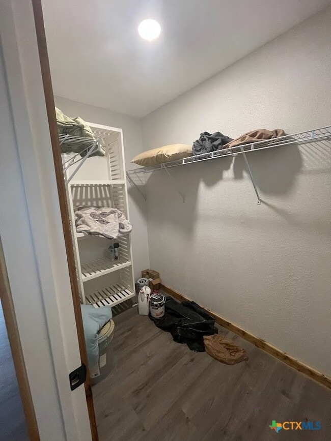 Building Photo - 789 Regina Dr