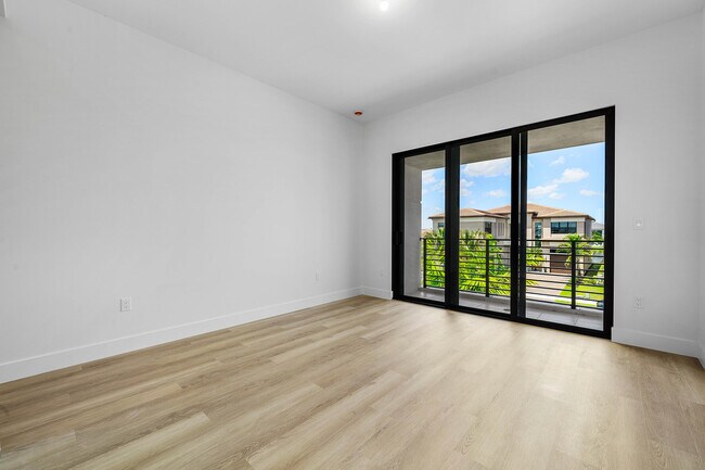 Building Photo - 9516 Riverside Pk Dr