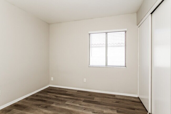 Building Photo - 13117 N El Frio St