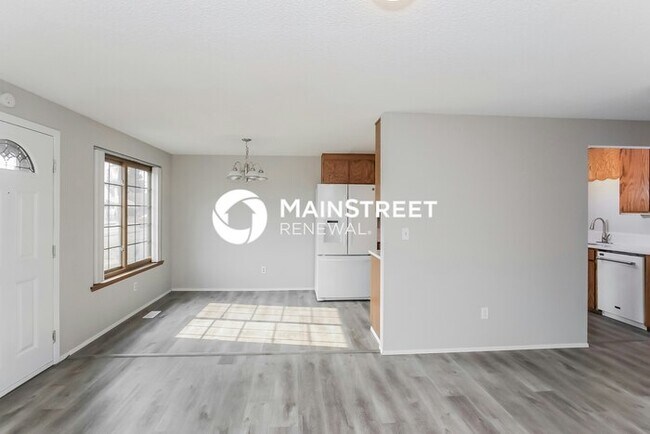 Building Photo - 3 Bedroom Pet-Friendly Home in Tacoma, WA with Main Street Renewal