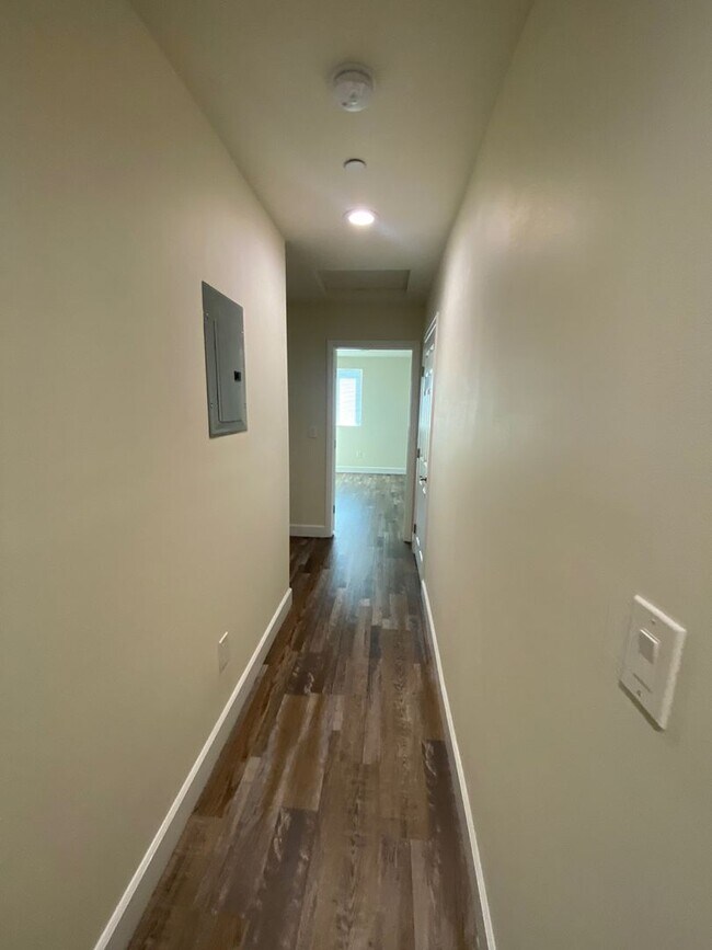 Building Photo - 23(1456,1458)