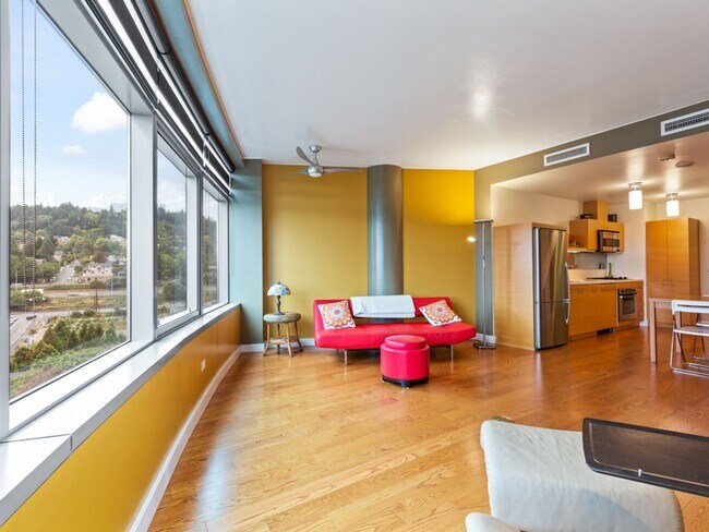 Building Photo - John Ross - 8th floor south waterfront studio w/parking/most utilities/concierge