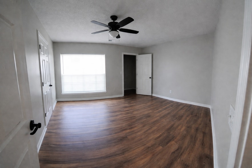 Second Bedroom - 100 Kensington Blvd