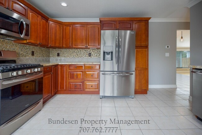 Building Photo - 746 Bonnie Ave