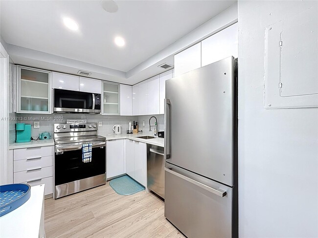 Building Photo - 2671 S Course Dr