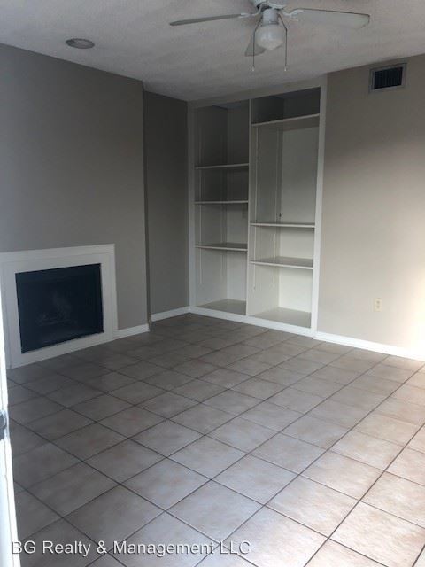 Building Photo - 130 Township Ln