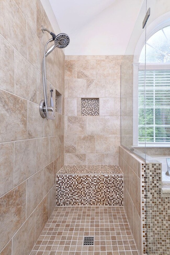 Building Photo - Beautiful York County Home!
