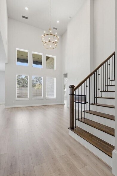 Building Photo - 26923 Arethusa Ct