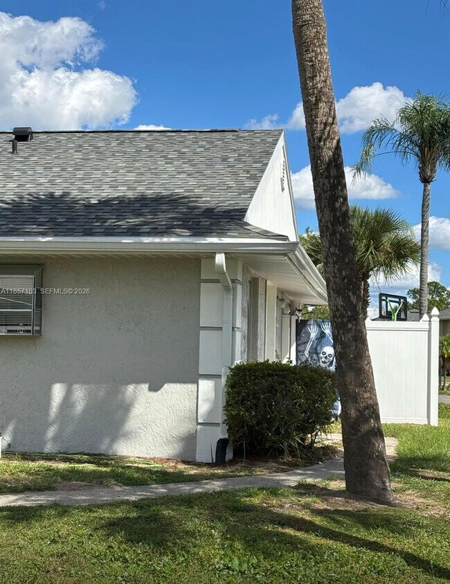 Building Photo - 4375 White Pine Ave