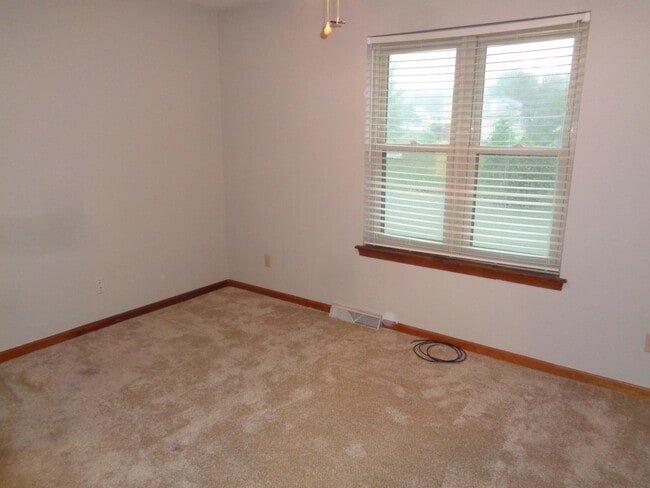 Building Photo - 1992 Waterfront Dr N