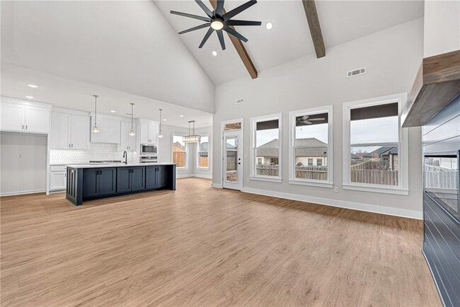 Building Photo - 1841 Utopia St