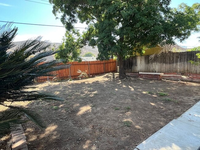 Building Photo - 3-bedroom 2-bathroom House for Rent in Riverside