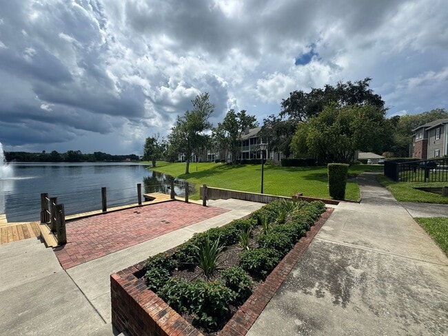 Building Photo - Sail Cove 2/2 Upstairs Condo Available Now!