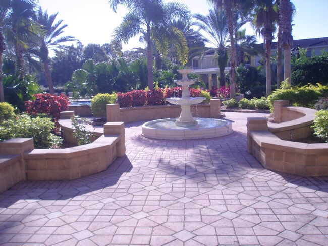 Building Photo - Annual turnkey furnished renovated GATED C...