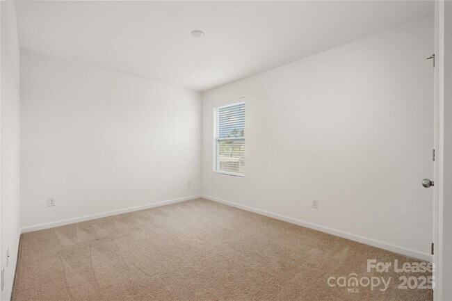 Building Photo - 10327 Snowbell Ct