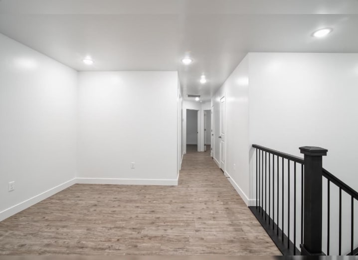 Building Photo - 1055 W Province Way