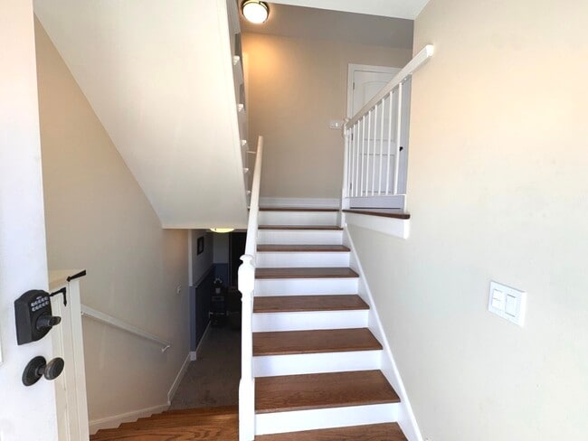 Building Photo - 2210 Clifton Pl