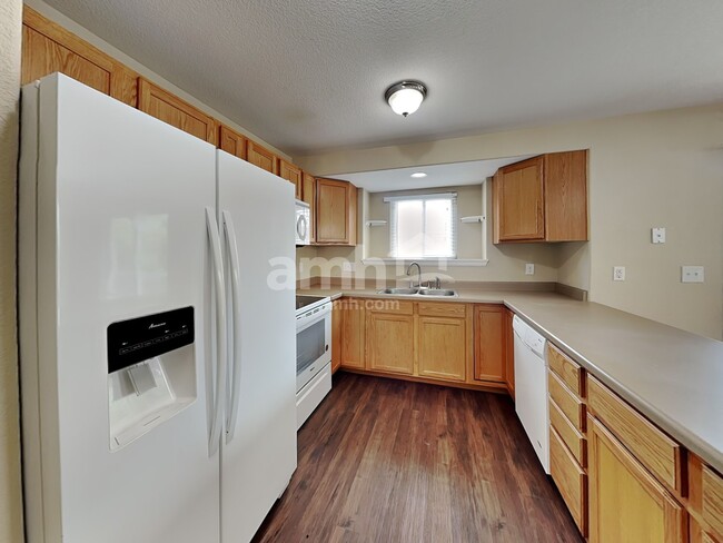 Building Photo - 6565 Monaco Dr
