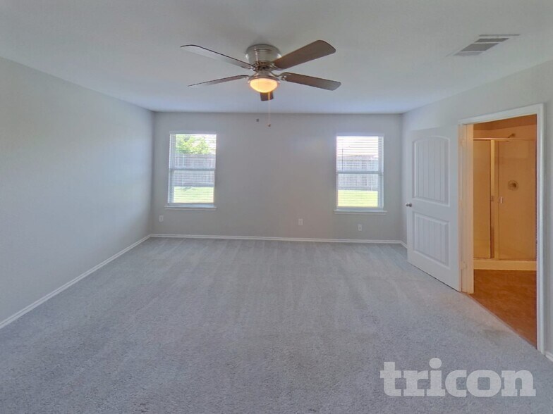 Building Photo - 1062 Churchill Dr