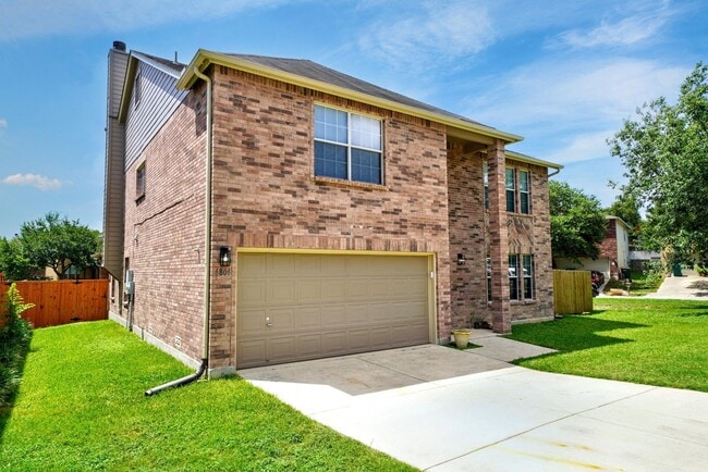 Building Photo - Stunning 4-Bedroom, 2.5-Bathroom Home in L...