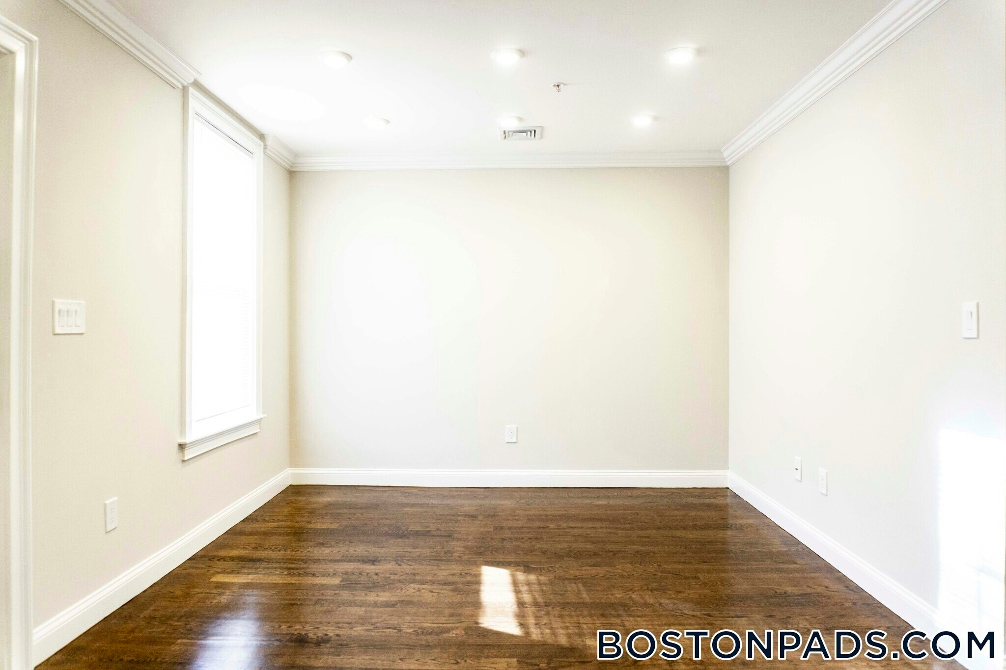 Building Photo - 75 Morris St