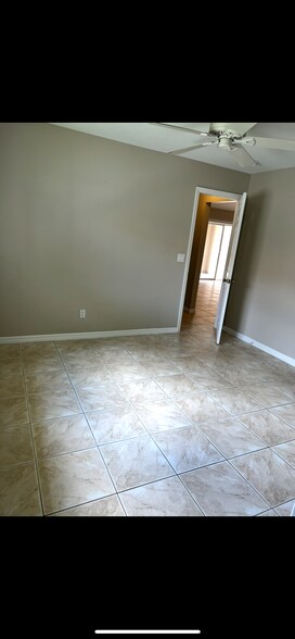 Building Photo - 712 SE 46th Ln