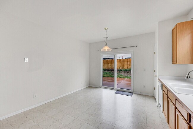 Building Photo - $2,100.00 - 3 Beds, 2 Baths, Single Family...