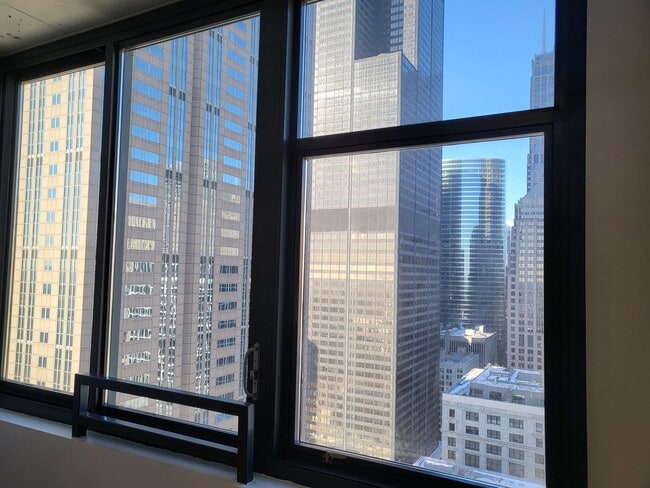 Building Photo - 235 W Van Buren St