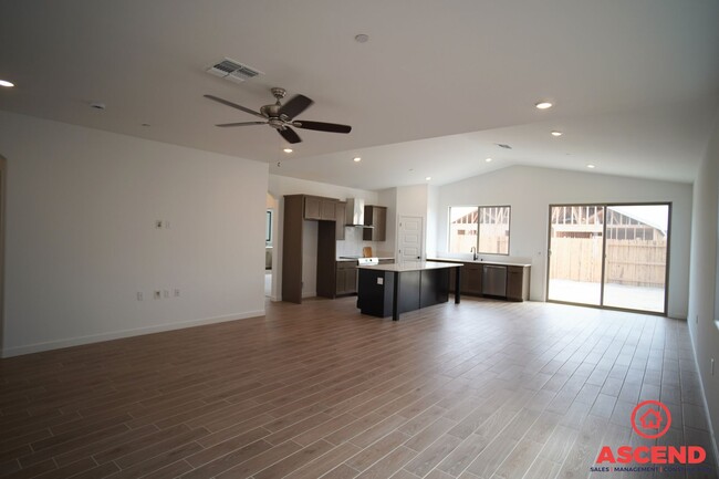 Building Photo - MOVE IN SPECIAL!!! Stunning Home Off of Go...