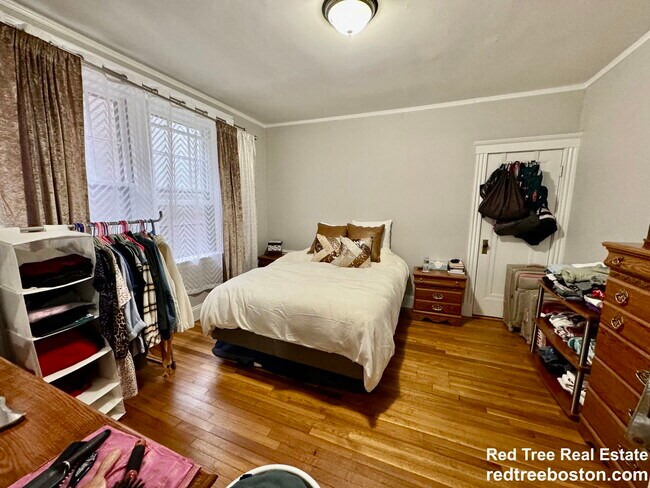 Building Photo - 1992 Commonwealth Ave