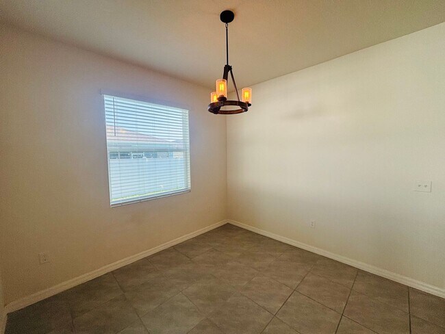 Building Photo - Beautiful Home (Must See!!) W/ Mother In-L...