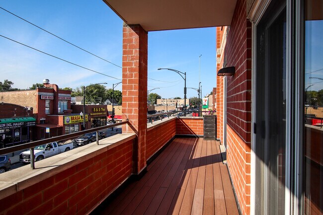 Building Photo - 3545 N Pulaski Rd