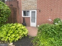 Building Photo - 505 Epsom Rd