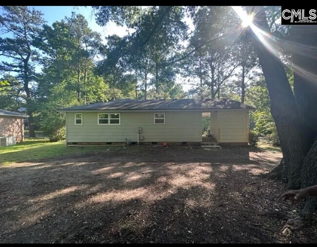 Building Photo - 915 Sandpiper Ln