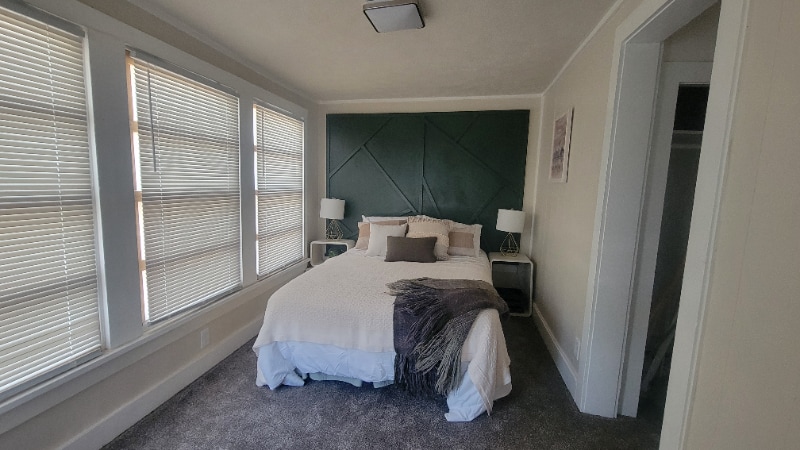 Building Photo - 4825 Calvert St