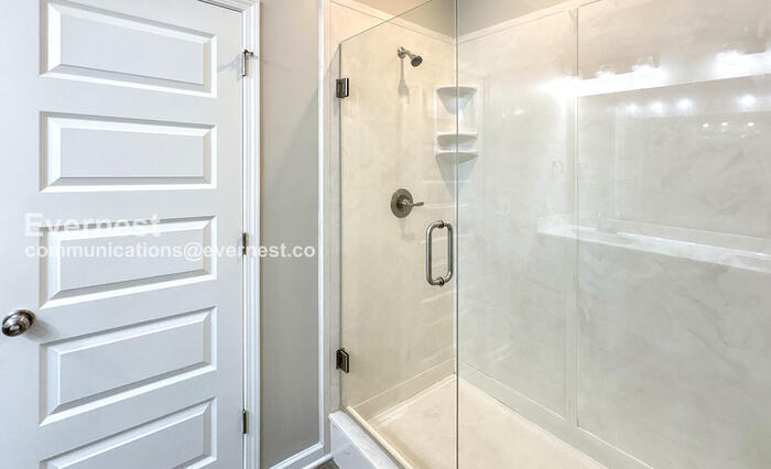 Building Photo - 115 Kretzer Ct