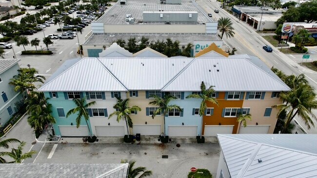 Building Photo - 810 3rd Ave N