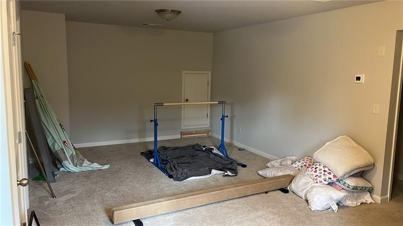 Building Photo - 4085 Huron Dr