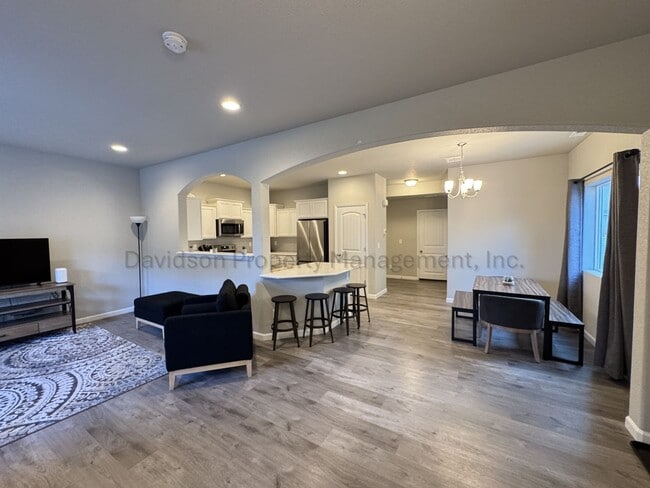 Building Photo - 6175 White Wolf Pt